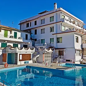 *** Hotel Ariston Montecarlo Italia